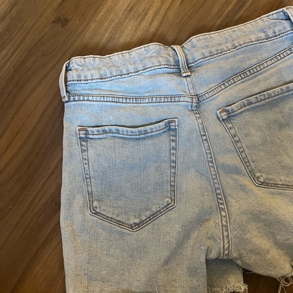 Old Navy Distressed Light Wash Shorts - Picture 7 of 7
